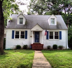 FenwickPark_CapeCodPaintedBrickBlueDoor